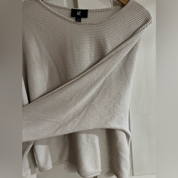 Cream Colored Lightweight Sweater - Picture 2 of 4